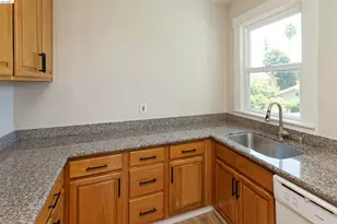 437 51st St, Oakland, CA 94609 - Photo 9