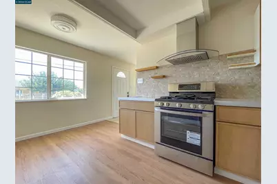 10 Canal Dr, Bay Point, CA 94565 - Photo 11