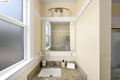 1927 Vicksburg Ave, Oakland, CA 94601 - Photo 19