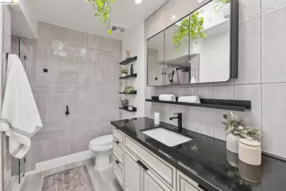 2316 Lakeshore Ave #8, Oakland, CA 94606 - Photo 23