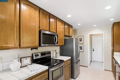 412 Solano Dr, Benicia, CA 94510 - Photo 15