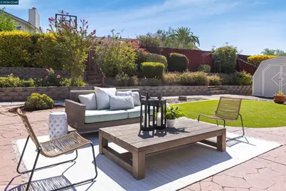 412 Solano Dr, Benicia, CA 94510 - Photo 25