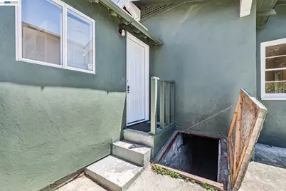 1349 Hearst Ave, Berkeley, CA 94702 - Photo 25