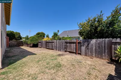 690 Amherst Ct, Fairfield, CA 94533 - Photo 27