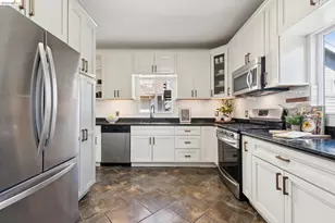 364 Lester Ave, Oakland, CA 94606 - Photo 23
