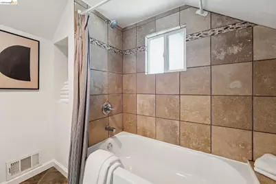 364 Lester Ave, Oakland, CA 94606 - Photo 53