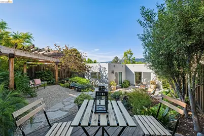 4001 Nevil St, Oakland, CA 94601 - Photo 57