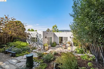 4001 Nevil St, Oakland, CA 94601 - Photo 51
