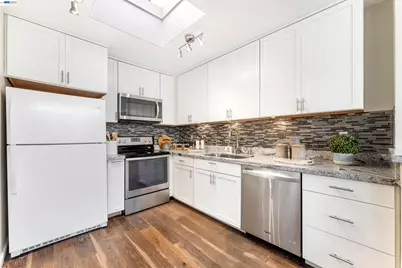 262 Beachview Ave #4, Pacifica, CA 94044 - Photo 15
