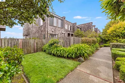 262 Beachview Ave #4, Pacifica, CA 94044 - Photo 47