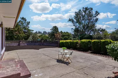 8197 Coach Dr, Oakland, CA 94605 - Photo 51