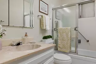 8197 Coach Dr, Oakland, CA 94605 - Photo 31