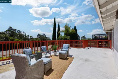 8197 Coach Dr, Oakland, CA 94605 - Photo 43