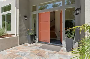 1860 Arrowhead Dr, Oakland, CA 94611 - Photo 3