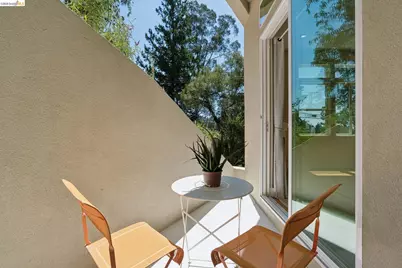 1860 Arrowhead Dr, Oakland, CA 94611 - Photo 9
