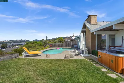 8021 Shay Dr, Oakland, CA 94605 - Photo 55