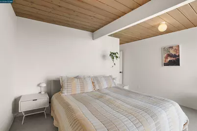 8021 Shay Dr, Oakland, CA 94605 - Photo 35