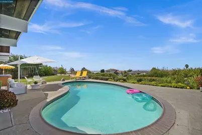 8021 Shay Dr, Oakland, CA 94605 - Photo 53