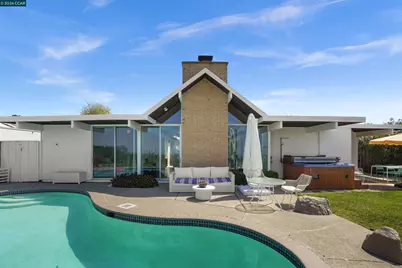 8021 Shay Dr, Oakland, CA 94605 - Photo 51
