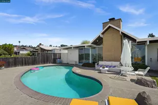 8021 Shay Dr, Oakland, CA 94605 - Photo 55