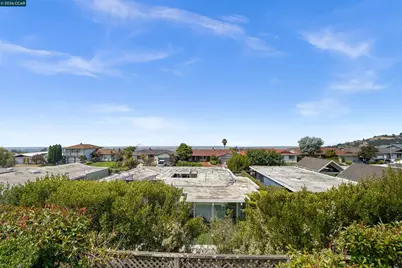 8021 Shay Dr, Oakland, CA 94605 - Photo 49