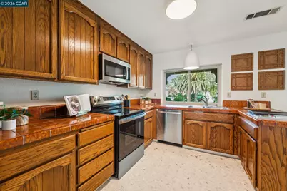 41 Burnham Ct, Pleasant Hill, CA 94523 - Photo 17