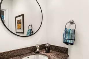 6909 Exeter Dr, Oakland, CA 94611 - Photo 23