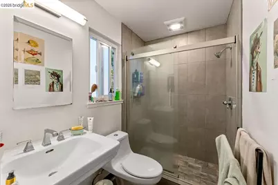2427 McKinley Ave, Berkeley, CA 94703 - Photo 27