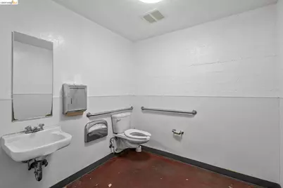 1422 Harrison St, Oakland, CA 94612 - Photo 5