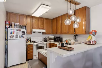 459 Stow Ave, Oakland, CA 94606 - Photo 37