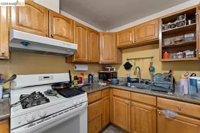 9833 Walnut St, Oakland, CA 94603 - Photo 31