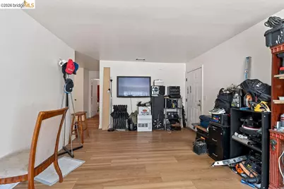9833 Walnut St, Oakland, CA 94603 - Photo 11