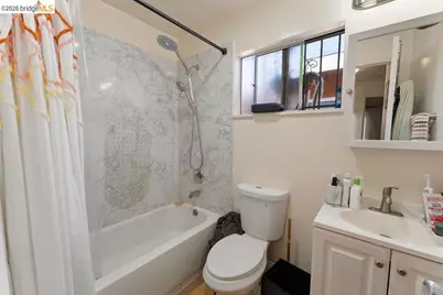 9833 Walnut St, Oakland, CA 94603 - Photo 27