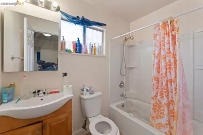 9833 Walnut St, Oakland, CA 94603 - Photo 25