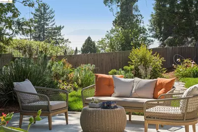 200 Fairlawn Dr, Berkeley, CA 94708 - Photo 59