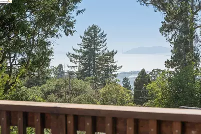200 Fairlawn Dr, Berkeley, CA 94708 - Photo 25