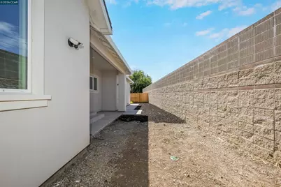 2102 Paige Ct, Pittsburg, CA 94565 - Photo 41