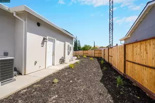 2102 Paige Ct, Pittsburg, CA 94565 - Photo 45