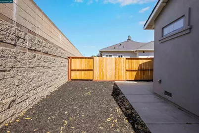 2100 Paige Ct, Pittsburg, CA 94565 - Photo 35