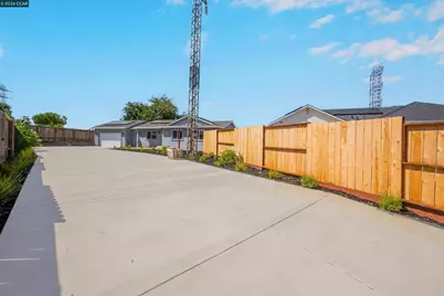 2100 Paige Ct, Pittsburg, CA 94565 - Photo 7