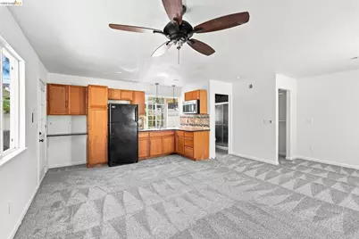 70 7th St, Tracy, CA 95376 - Photo 5
