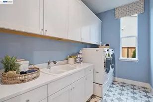 1276 Parkcrest Cir, Manteca, CA 95336 - Photo 43