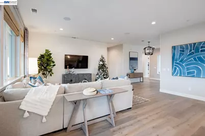 1276 Parkcrest Circle, Manteca, CA 95336 - Photo 9