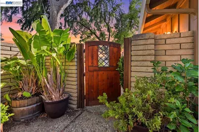 1661 Beckner Ct, Concord, CA 94521 - Photo 41