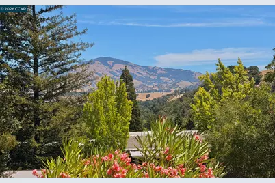 2045 Pine Knoll Drive #6, Walnut Creek, CA 94595 - Photo 7