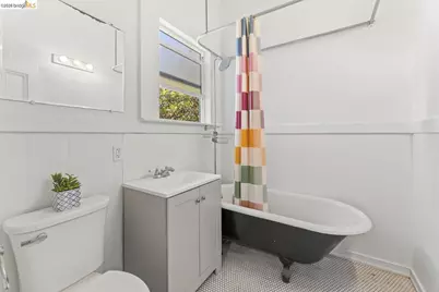 4239 Howe St, Oakland, CA 94611 - Photo 13