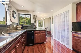 27468 Hayward Blvd, Hayward, CA 94542 - Photo 17