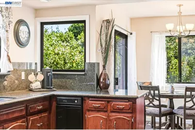 27468 Hayward Blvd, Hayward, CA 94542 - Photo 13