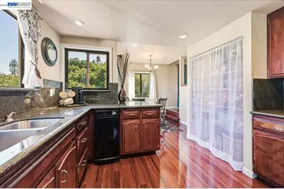 27468 Hayward Blvd, Hayward, CA 94542 - Photo 17
