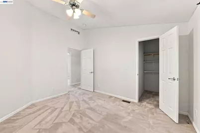 29020 Berkeley, Hayward, CA 94544 - Photo 25